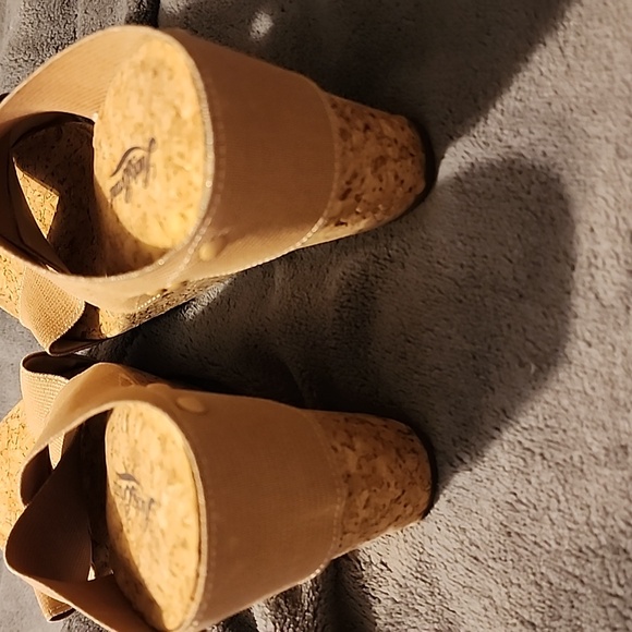 Lucky Brand Cork Wedge Sandals - Picture 4 of 6